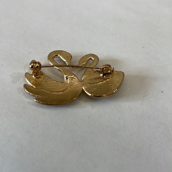 Paired Swan brooch - Picture 4 of 7